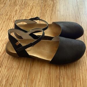 El Naturalista, barefoot shoes, brand new, real leather, black